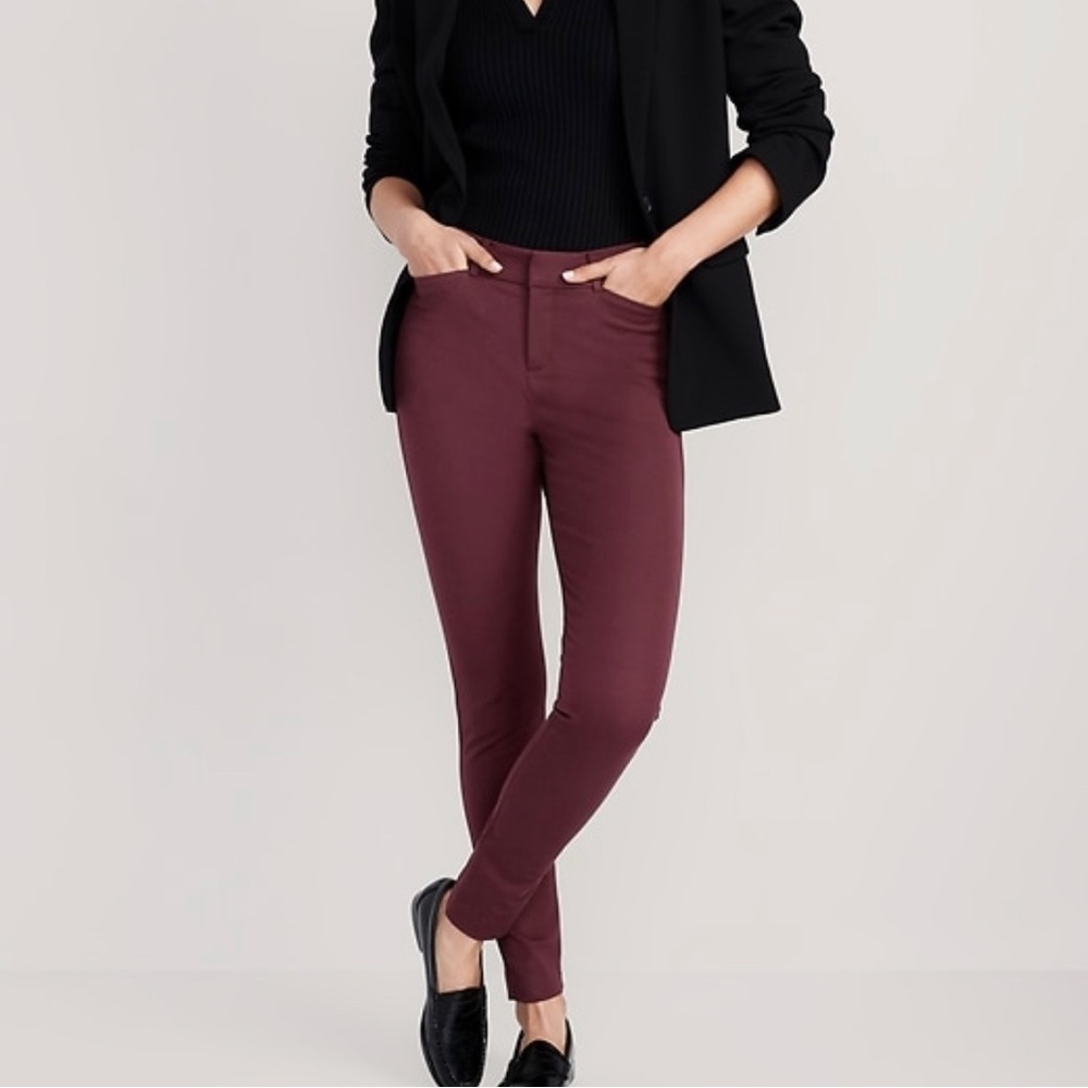 Old Navy high-rise Pixie never fade pants - size 4